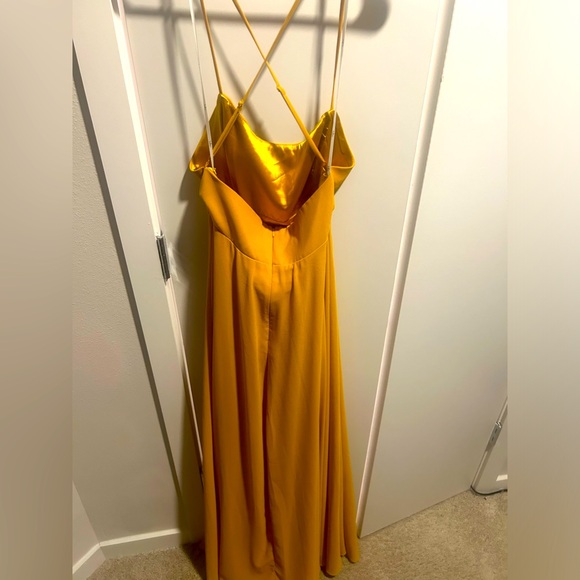 Yellow Dress - Picture 1 of 4